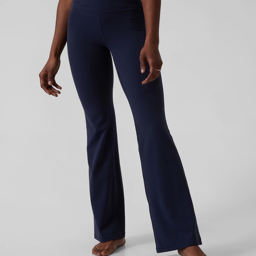 Athleta Elation Navy Flare Pant Size XXS